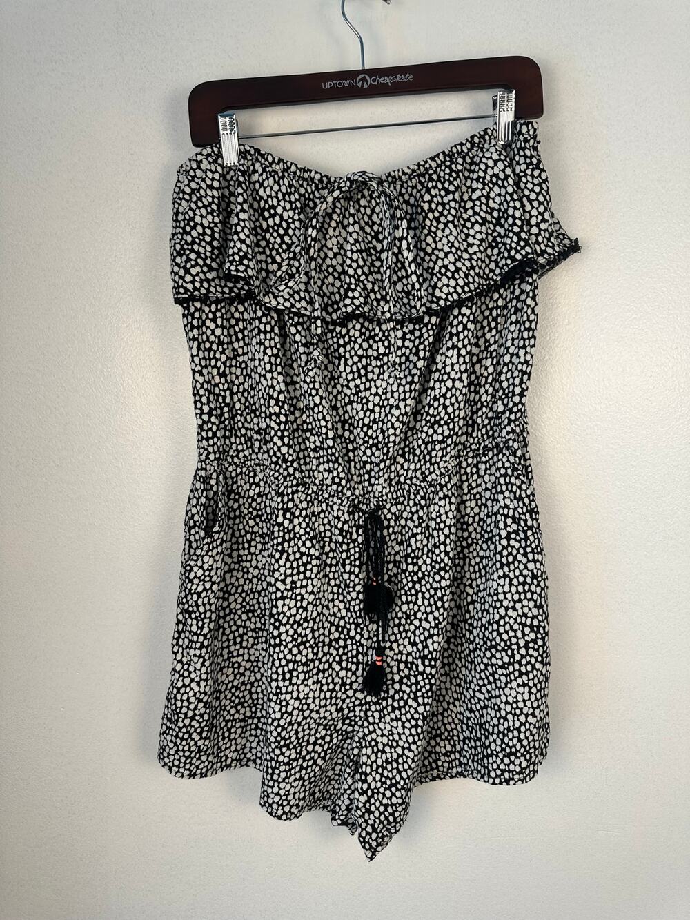 Old Navy Women's black and white linen blend romper ruffled top Size Large